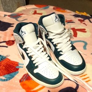 Nike Air High-Tops in Green and White, Never Worn